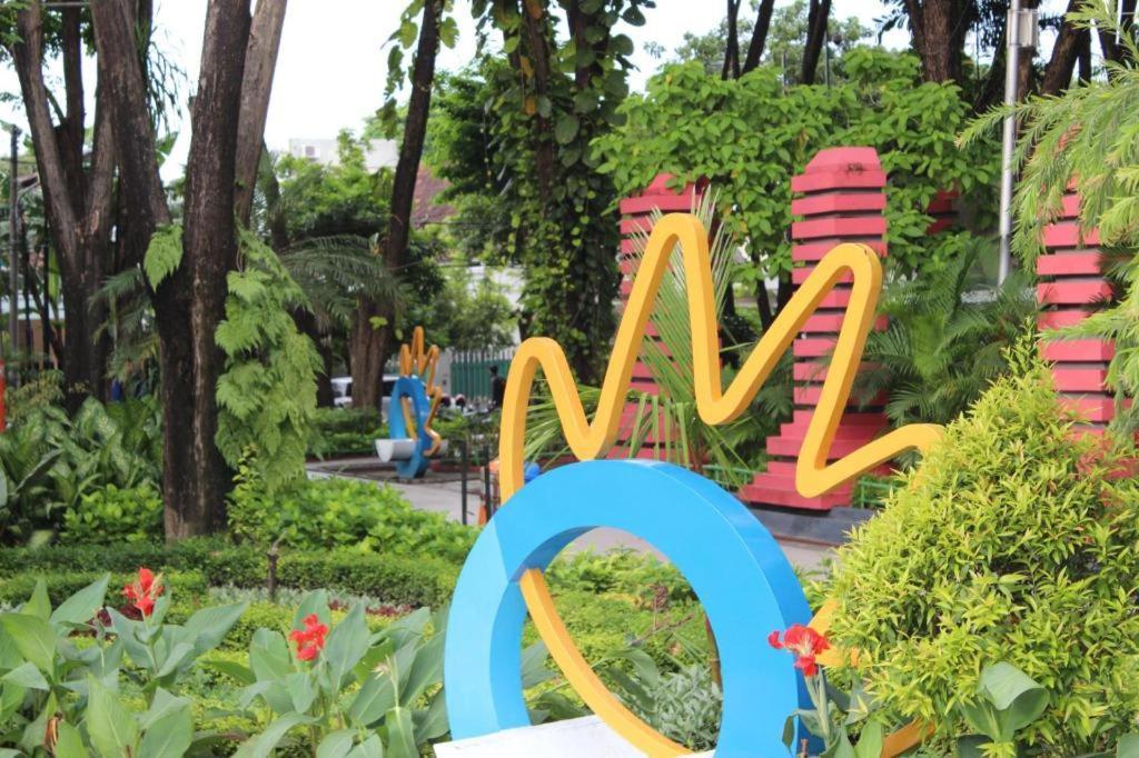 Narita Classic Hotel Surabaya Ngoại thất bức ảnh