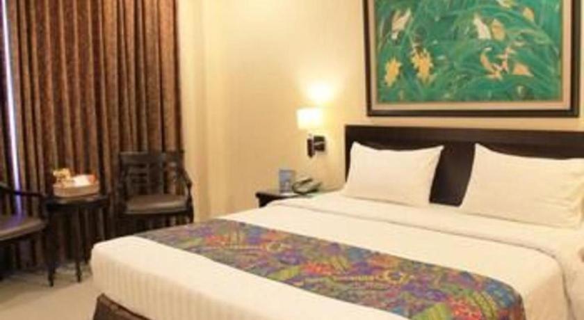 Narita Classic Hotel Surabaya Ngoại thất bức ảnh