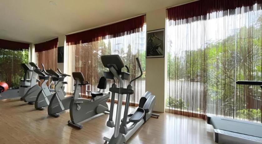 Narita Classic Hotel Surabaya Ngoại thất bức ảnh