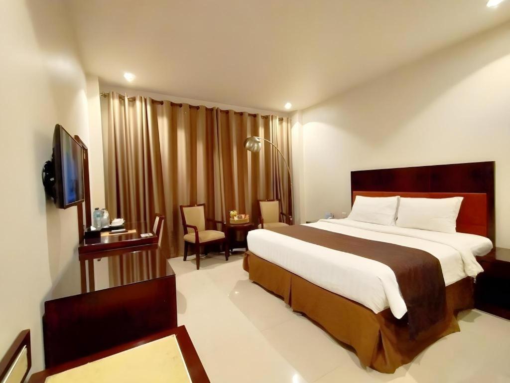 Narita Classic Hotel Surabaya Ngoại thất bức ảnh