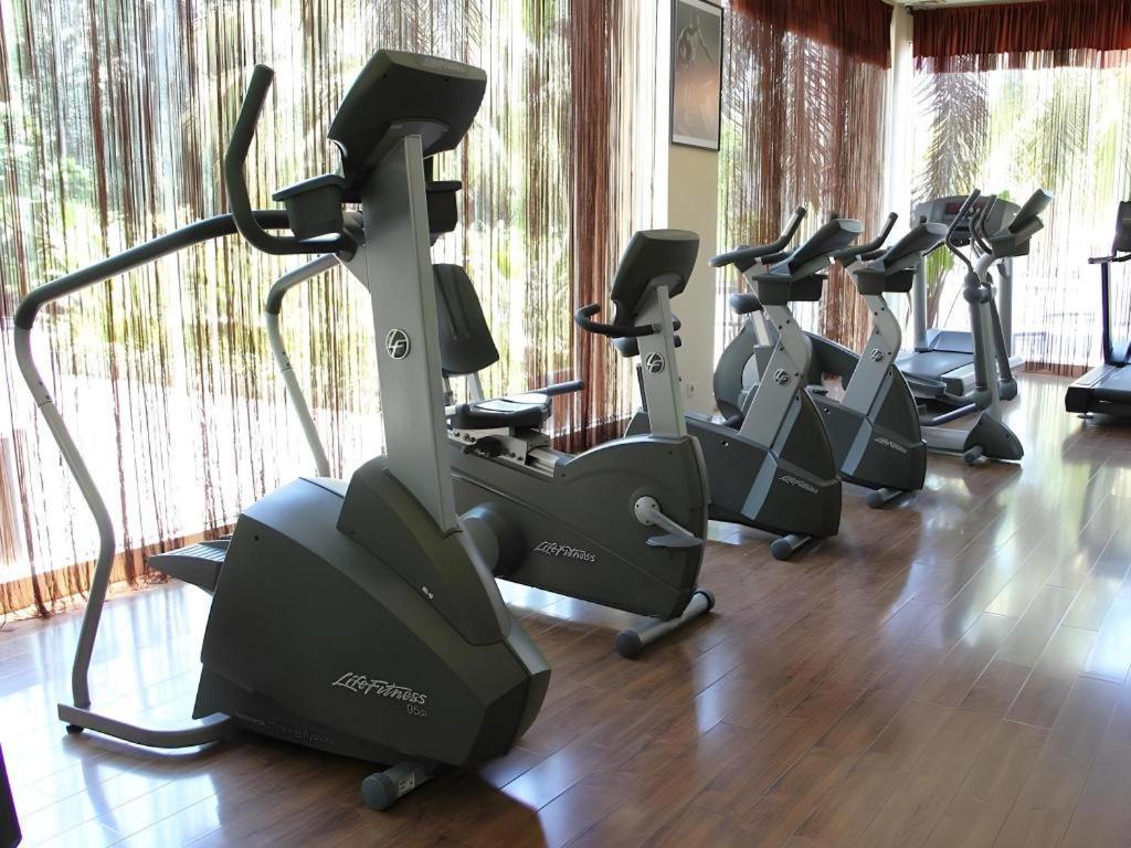 Narita Classic Hotel Surabaya Ngoại thất bức ảnh